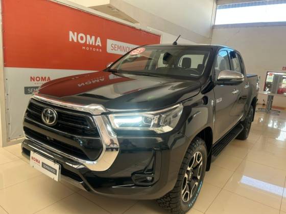 TOYOTA HILUX 2.8 D-4D TURBO DIESEL CD SRX 4X4 AUTOMÁTICO TOYOTA HILUX 2.8 D-4D TURBO DIESEL CD SRX 4X4 AUTOMÁTICO